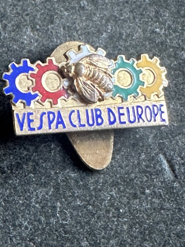 Vespa club europe - vespa, pins
